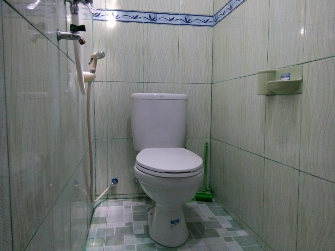 Rembulan Guest House Jombang Esterno foto