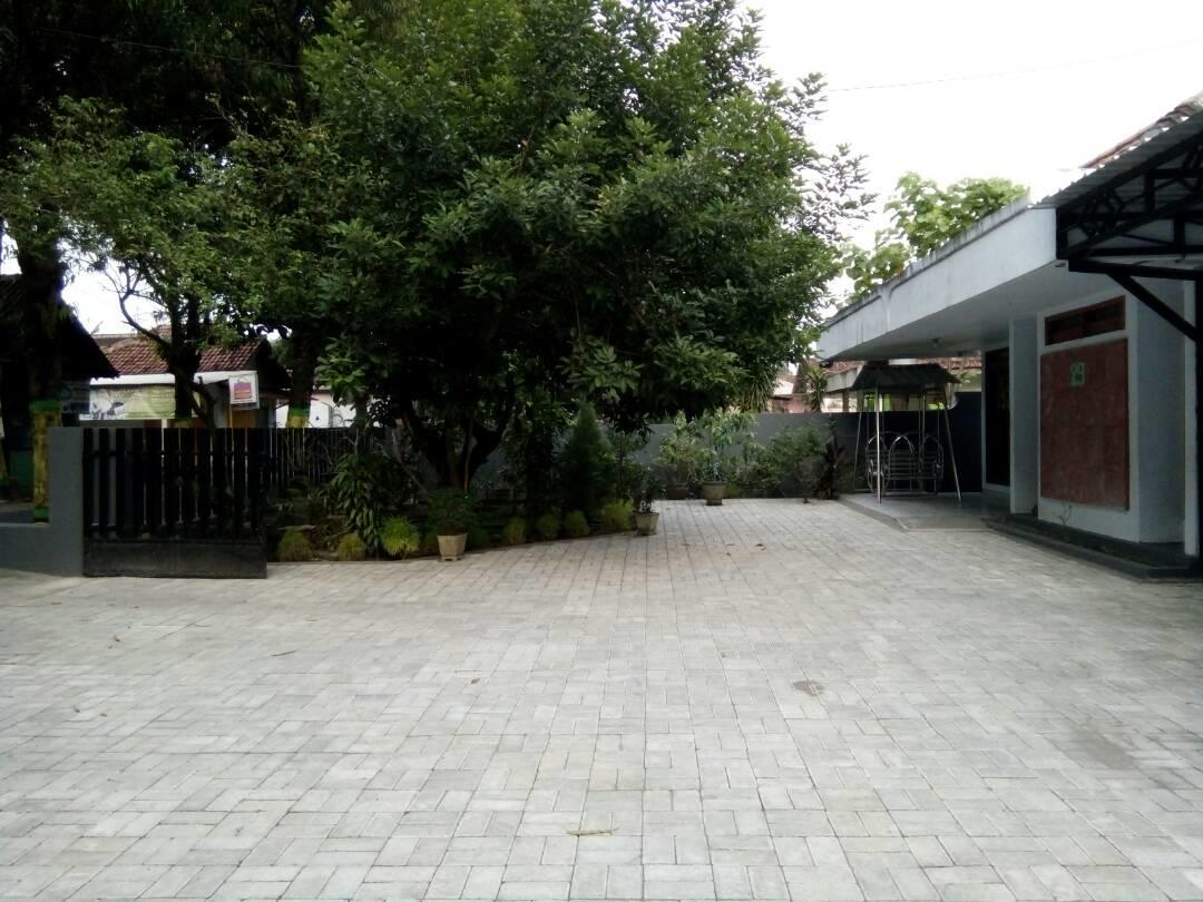Rembulan Guest House Jombang Esterno foto