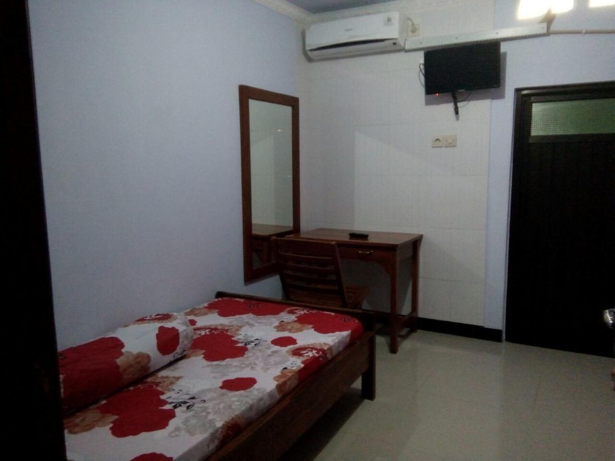 Rembulan Guest House Jombang Esterno foto